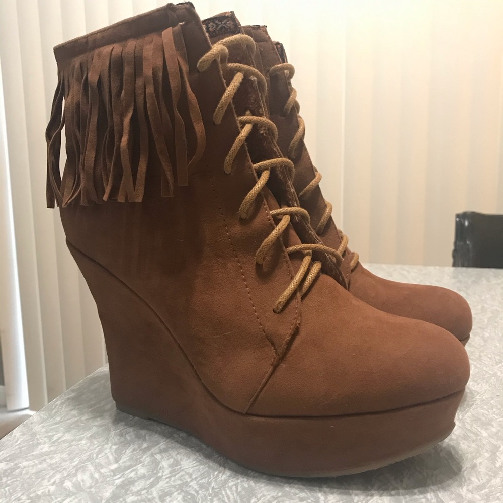 🎆 Bamboo fringe boho faux suede wedge ankle bootie - Picture 1 of 7